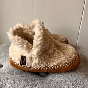 LL Bean Cozy High Pile Fleece Slipper Bootie. Natural color. Size 5-6 toddler.